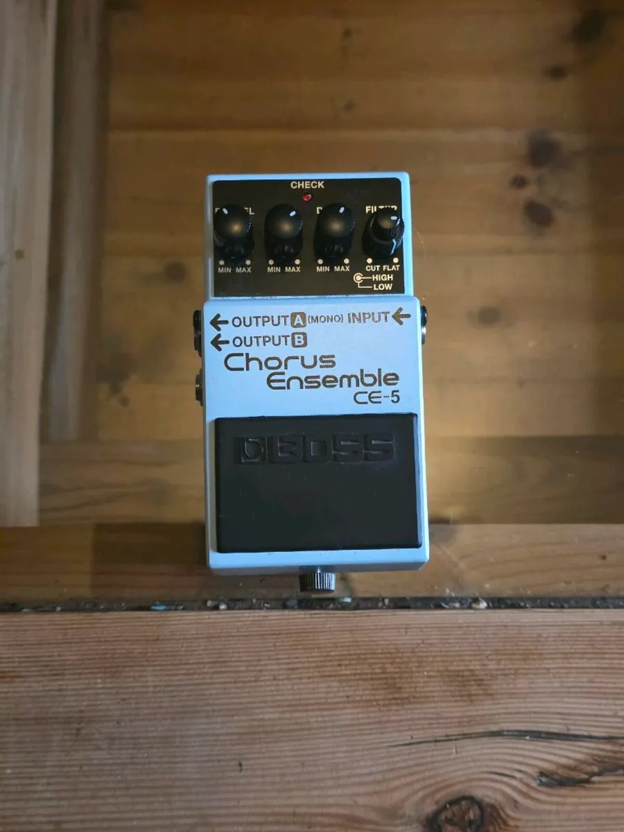 Boss CE-5 Chorus Pedal - Image 1