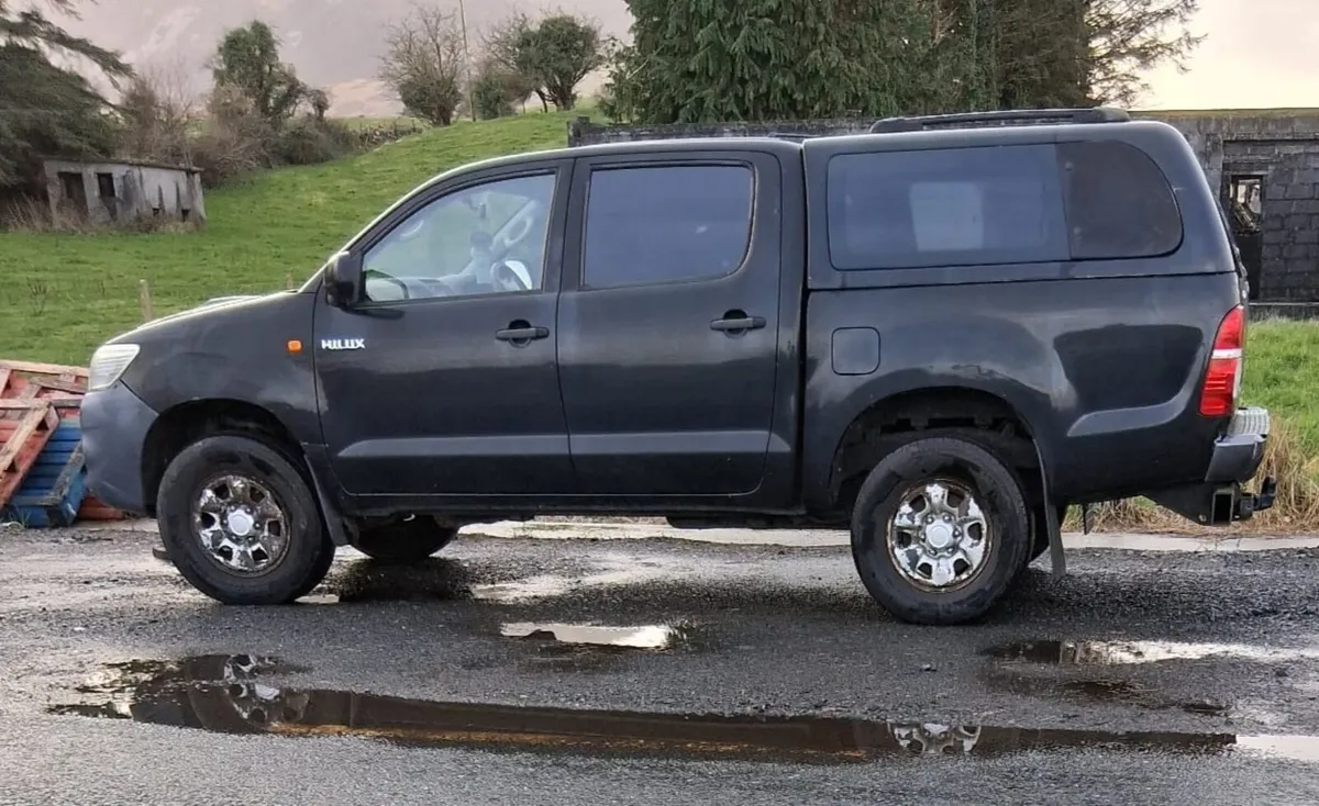 Toyota Hilux - Image 1
