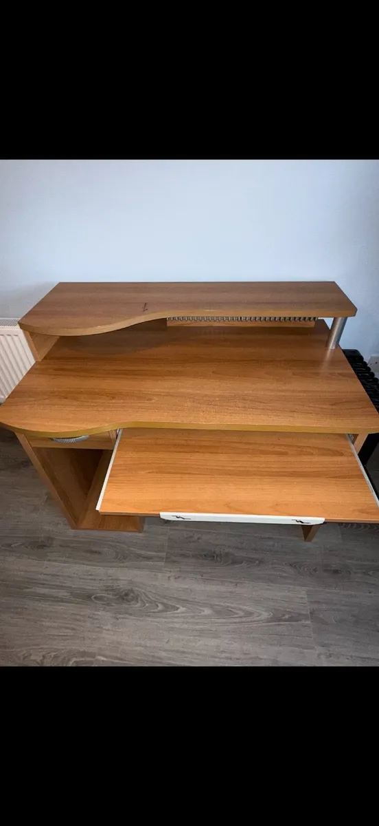 Computer Table - Image 2