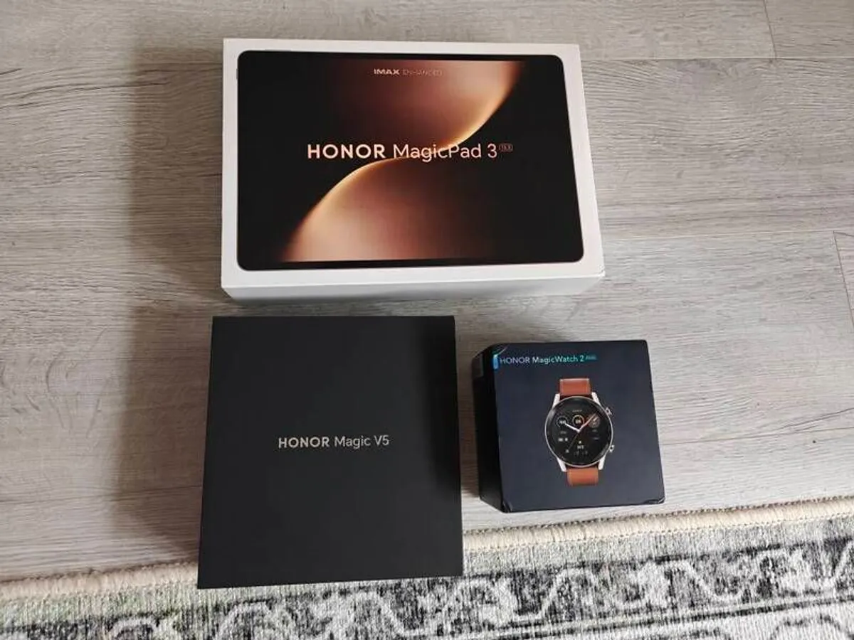 Honor Magic V5 512gb Ivory White 100% battery as new boxed with case. Trade-in / Swaps welcome - Image 1