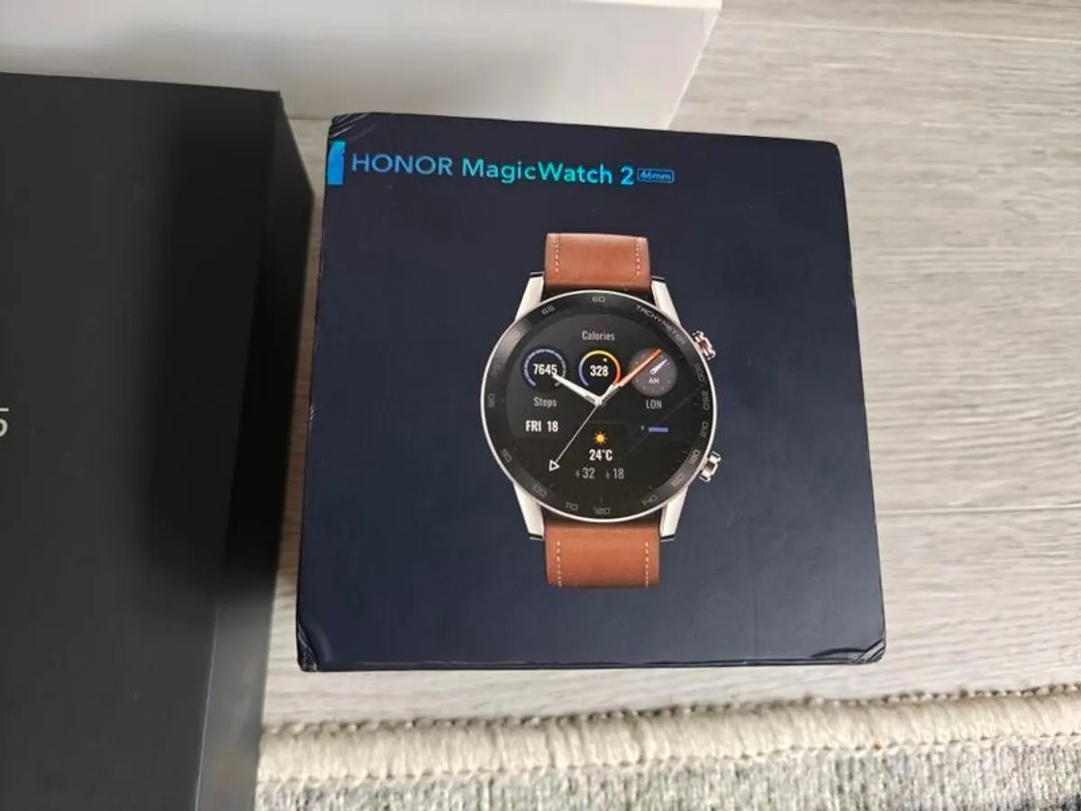 Honor Magic V5 512gb Ivory White 100% battery as new boxed with case. Trade-in / Swaps welcome - Image 3