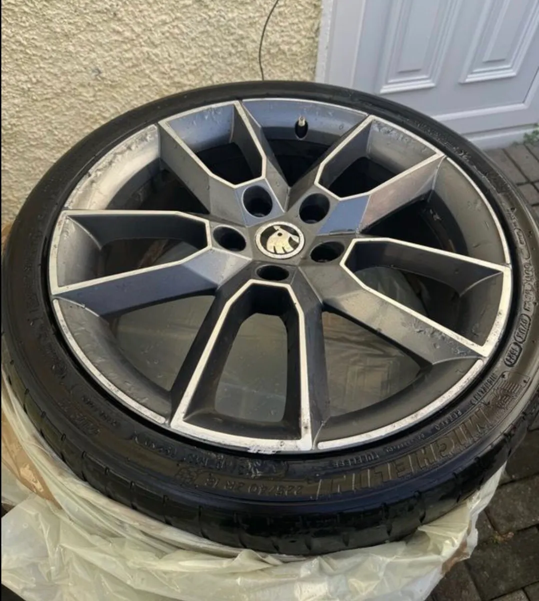 Skoda Octavia VRs Mk3 alloys - Image 1