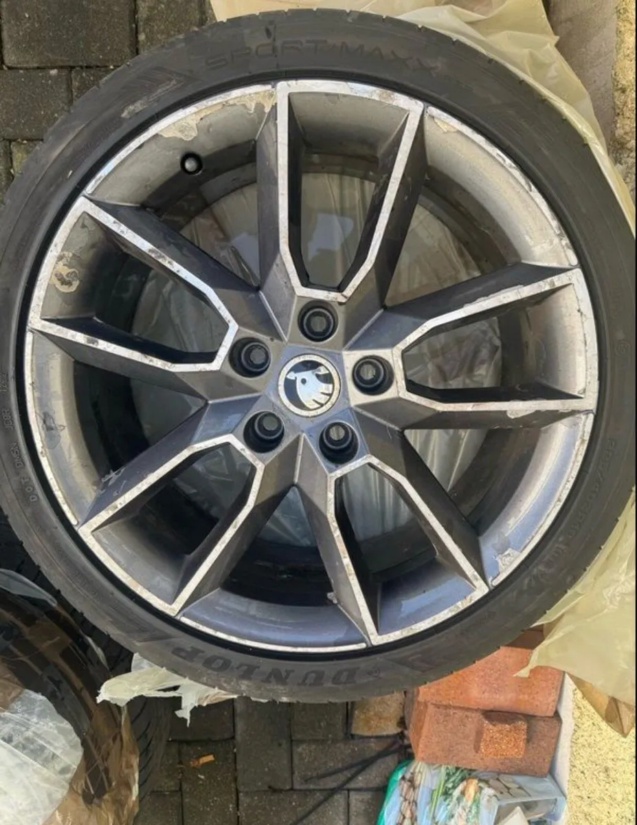 Skoda Octavia VRs Mk3 alloys - Image 3