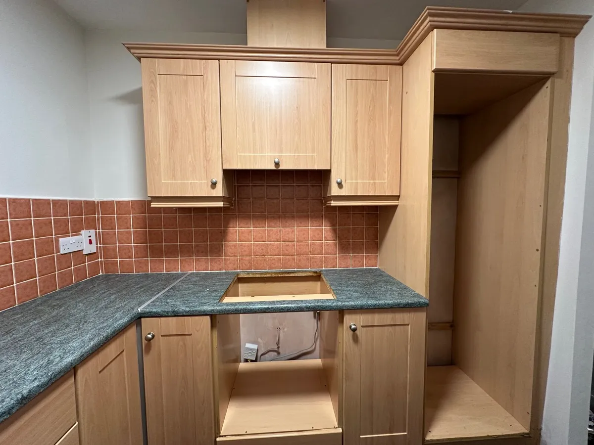Kitchen Units - Image 2