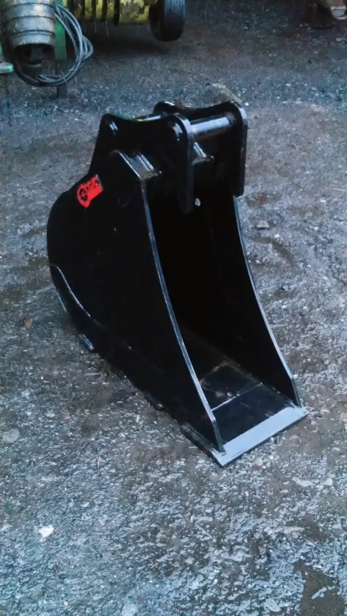 NEW 11 INCH DIGGER BUCKET 45mm pins - Image 2