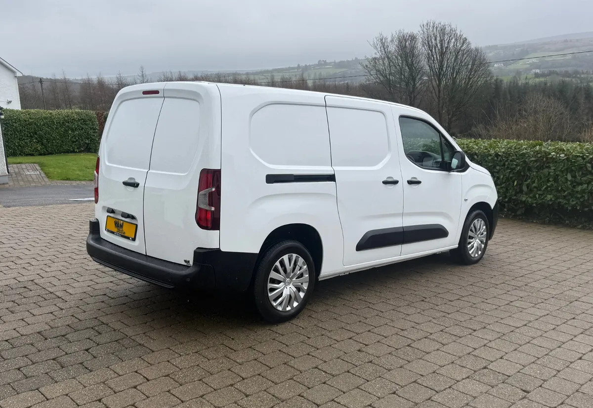 2022 Peugeot Partner Professional Plus LWB 100bhp - Image 4