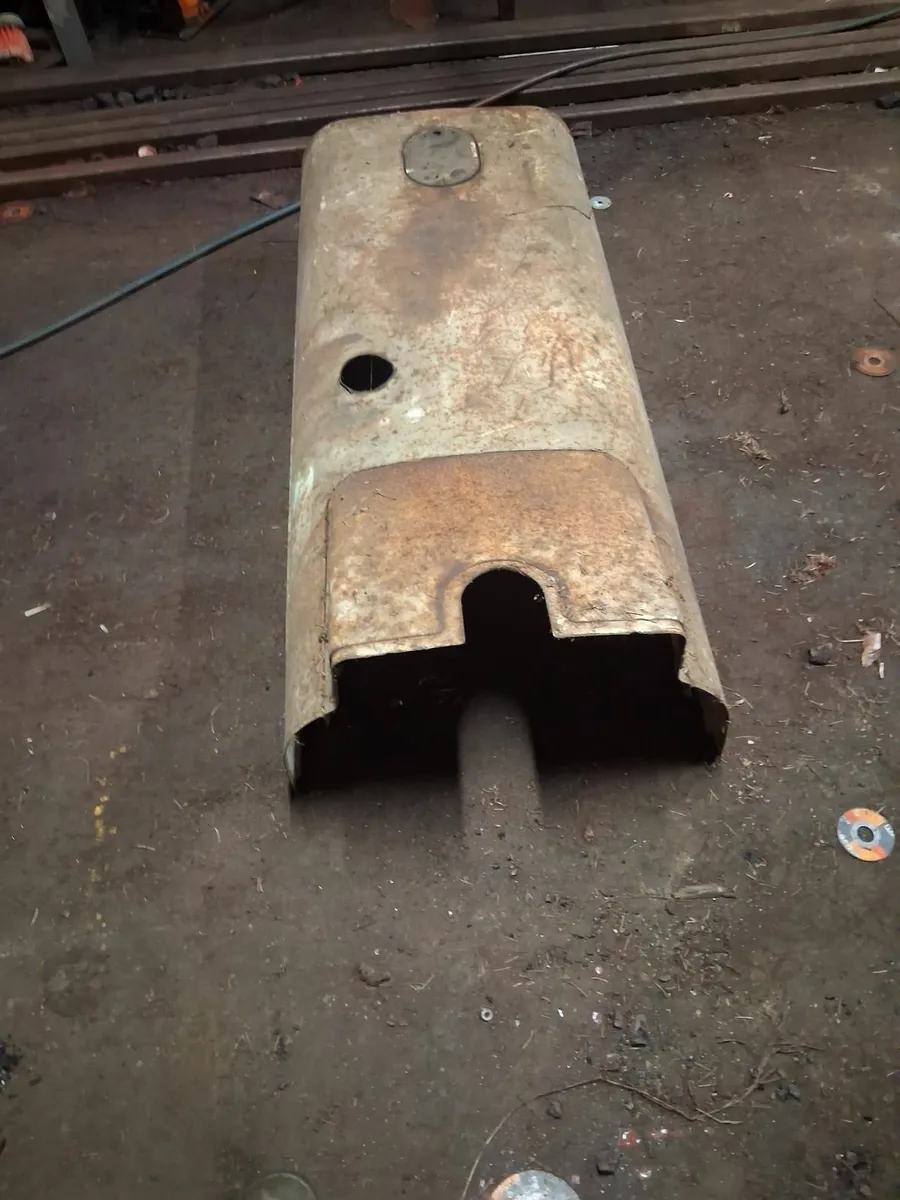 David brown 1210 bonnet - Image 2