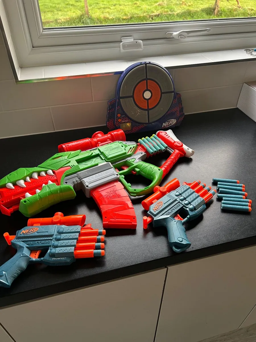 Nerf guns & nerf target - Image 1