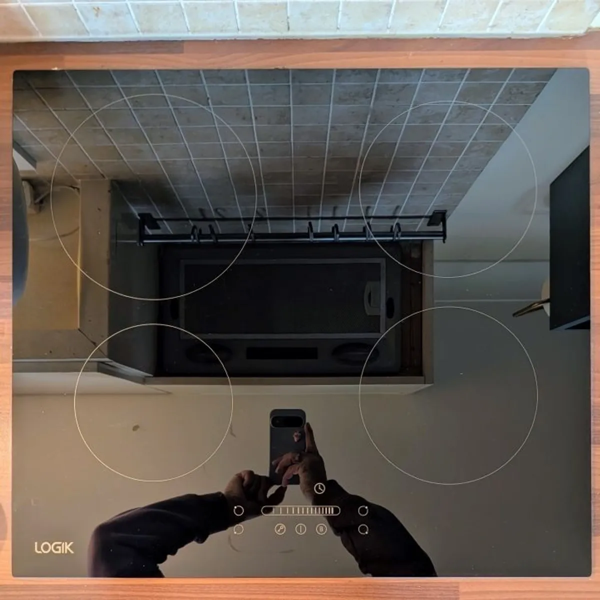 LOGIK LINDHOB23 Built-in Induction Hob - Like New (Original Box) - Image 1