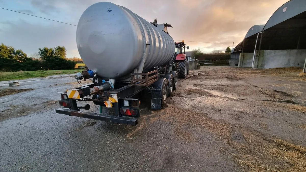 drag  vacuum  tanker trailer - Image 4