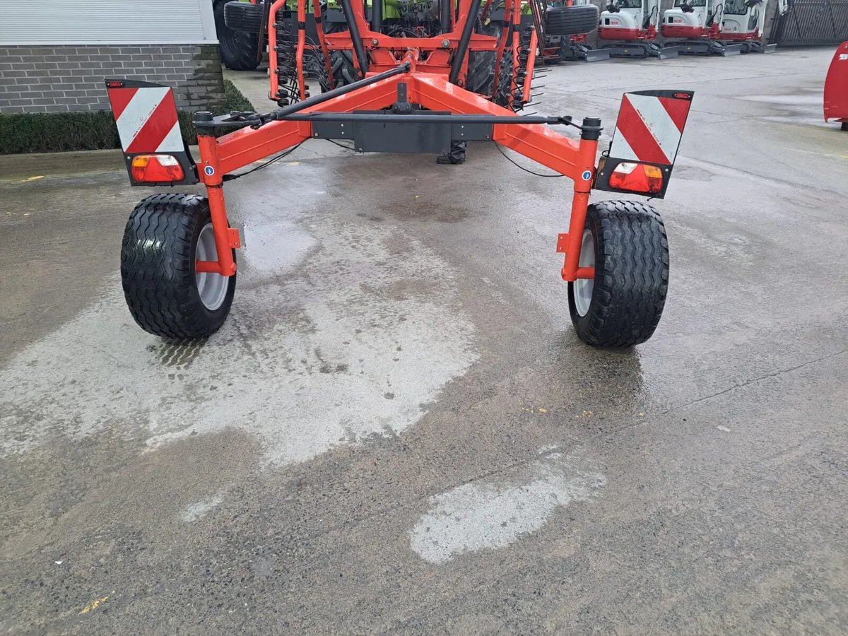 Kuhn GA7501 Rake - Image 4