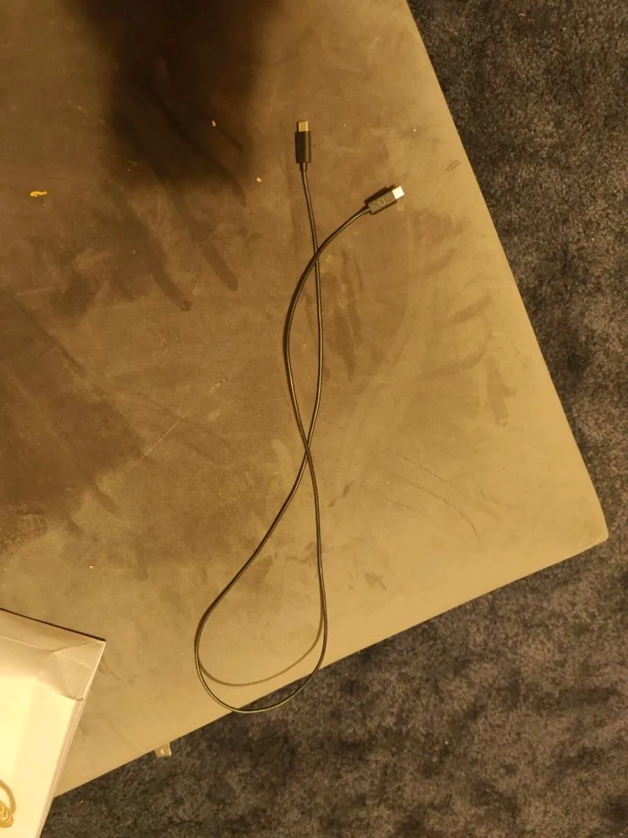 PlayStation 5 (Digital Edition) + Extra Controller - Image 4