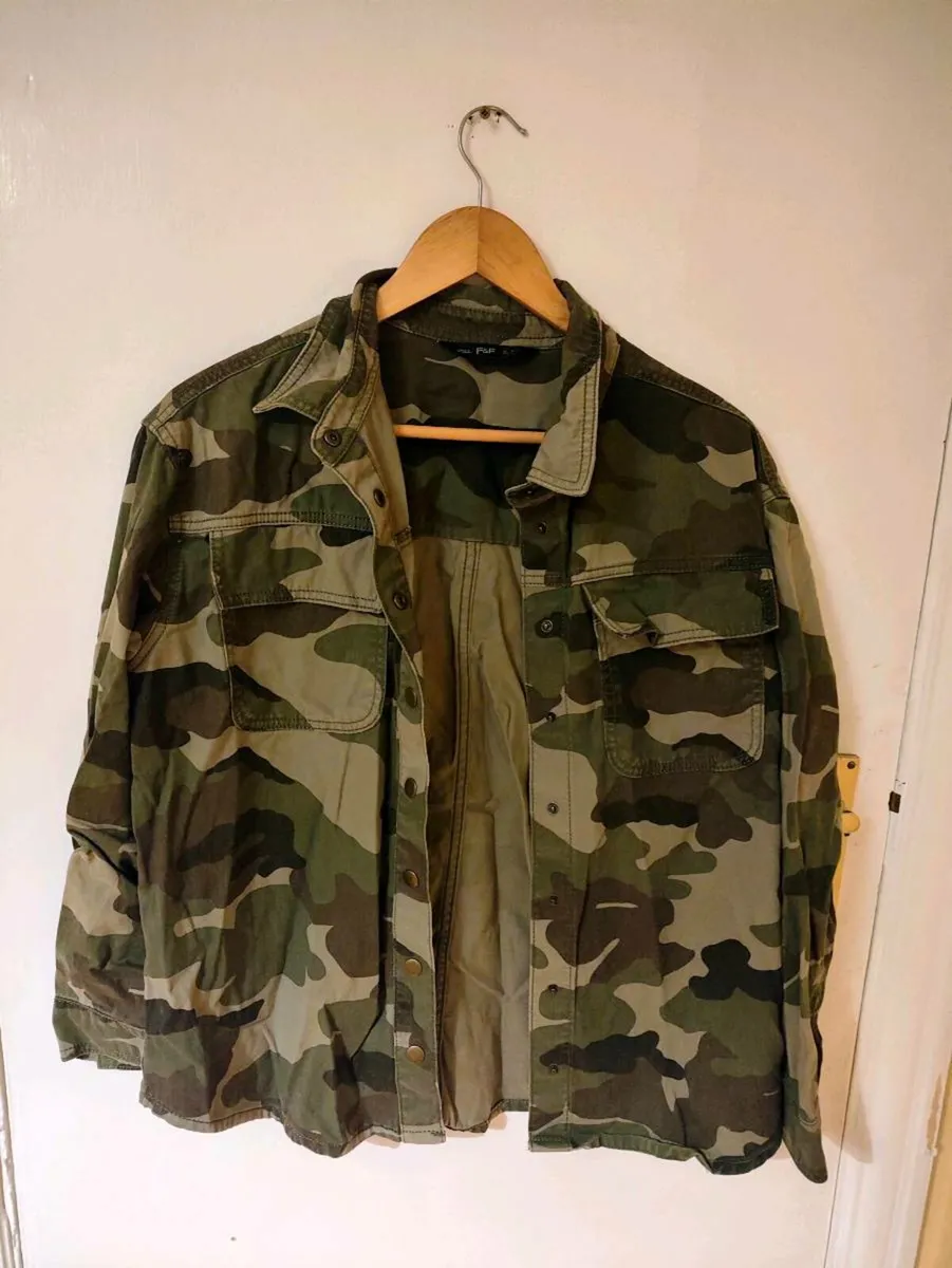 F&F Camouflage Shirt – Size S - Image 4