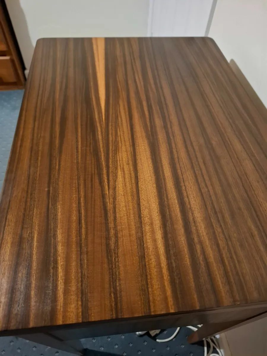 Vintage Singer Sewing Machine - Image 3