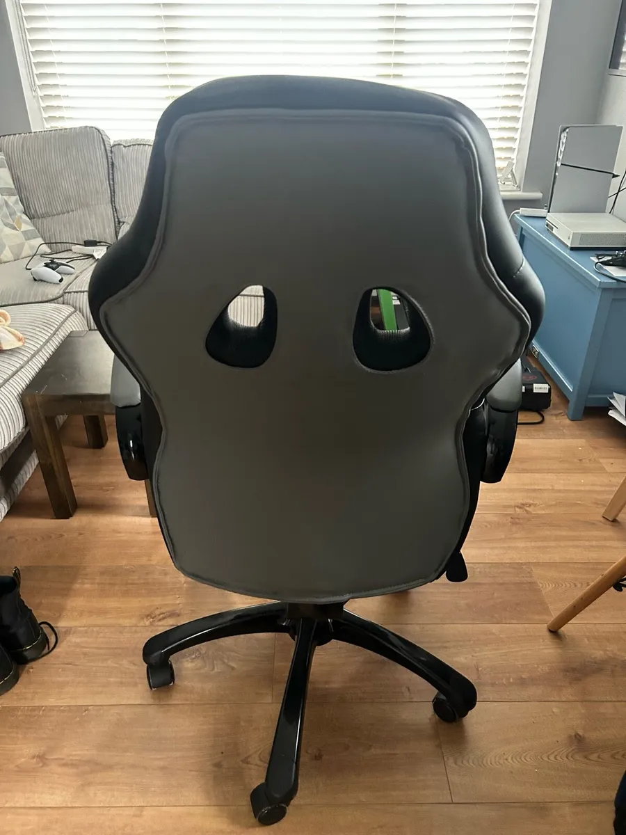 Gaming Chair - Image 2