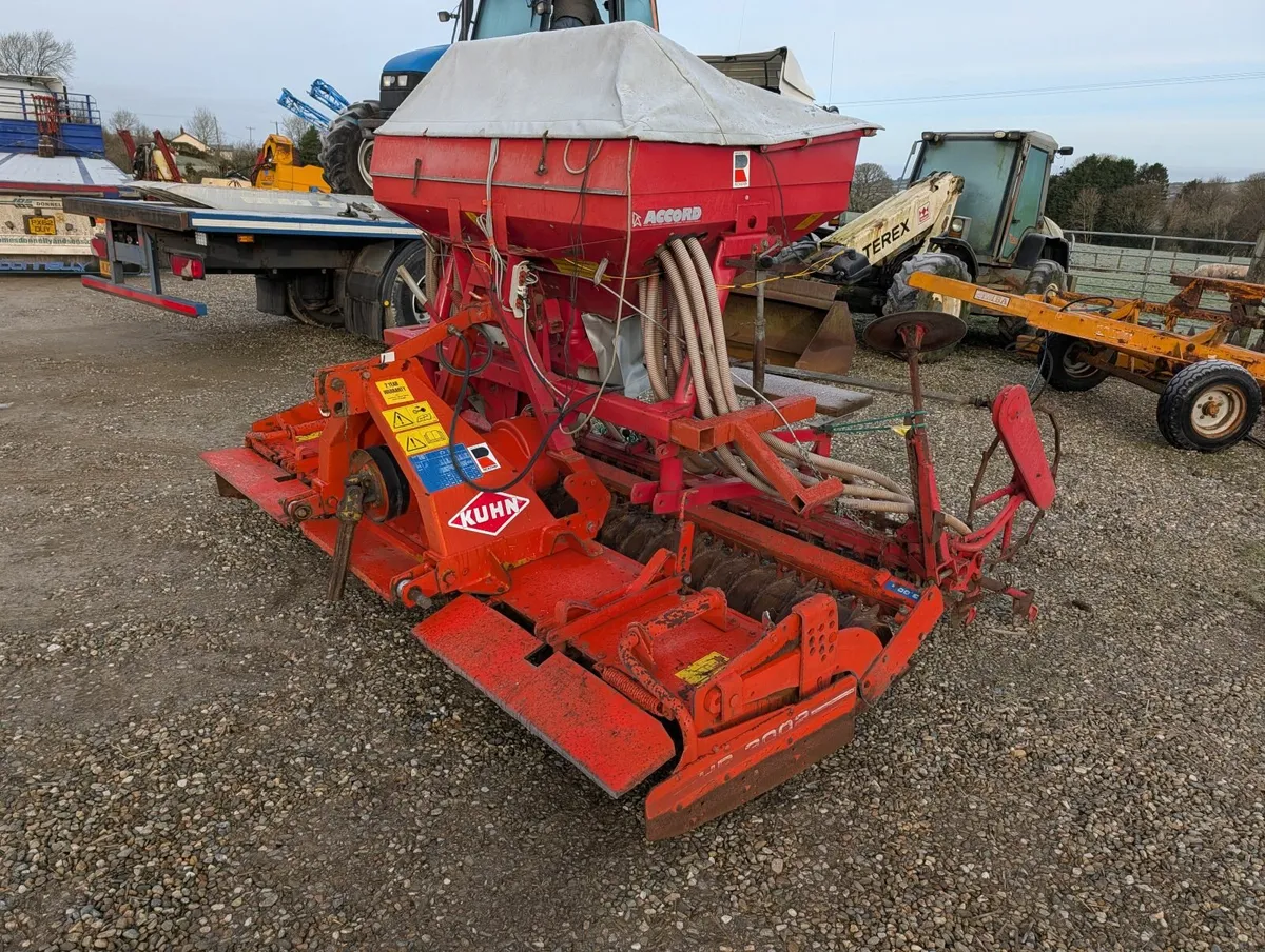 Kuhn 3002 one pass - Image 4