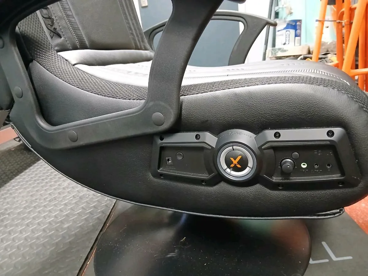 X Rocker gamers chair - Image 4