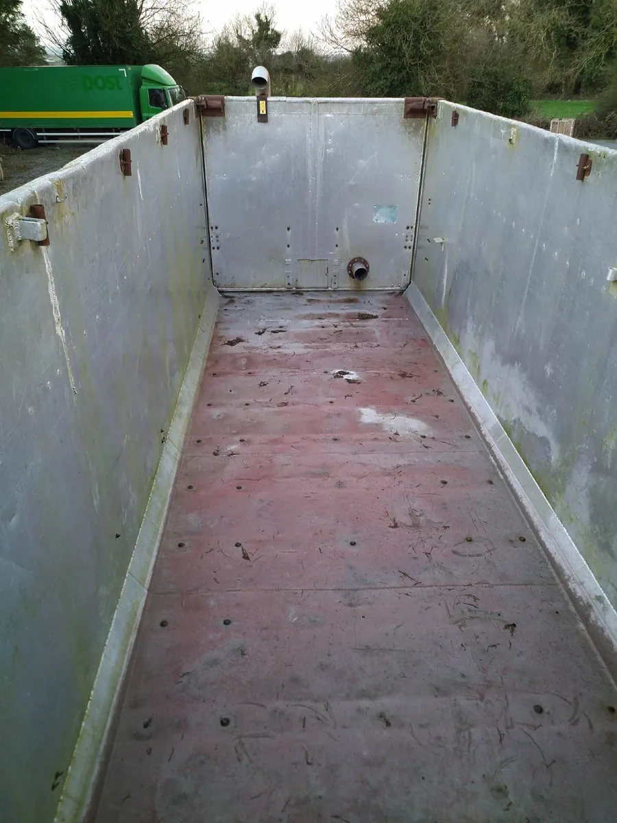 Trailer- tri axle aluminum / Slurry Nurse Tank - Image 3