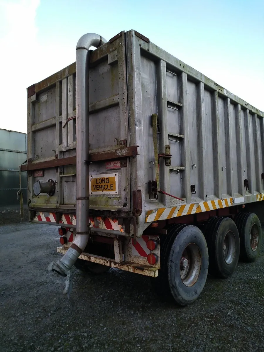 Trailer- tri axle aluminum / Slurry Nurse Tank - Image 4