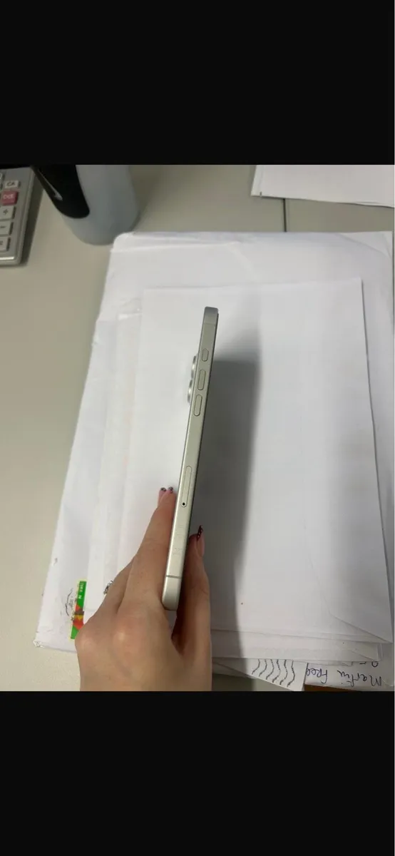 iPhone 16 Plus 256GB - Image 2