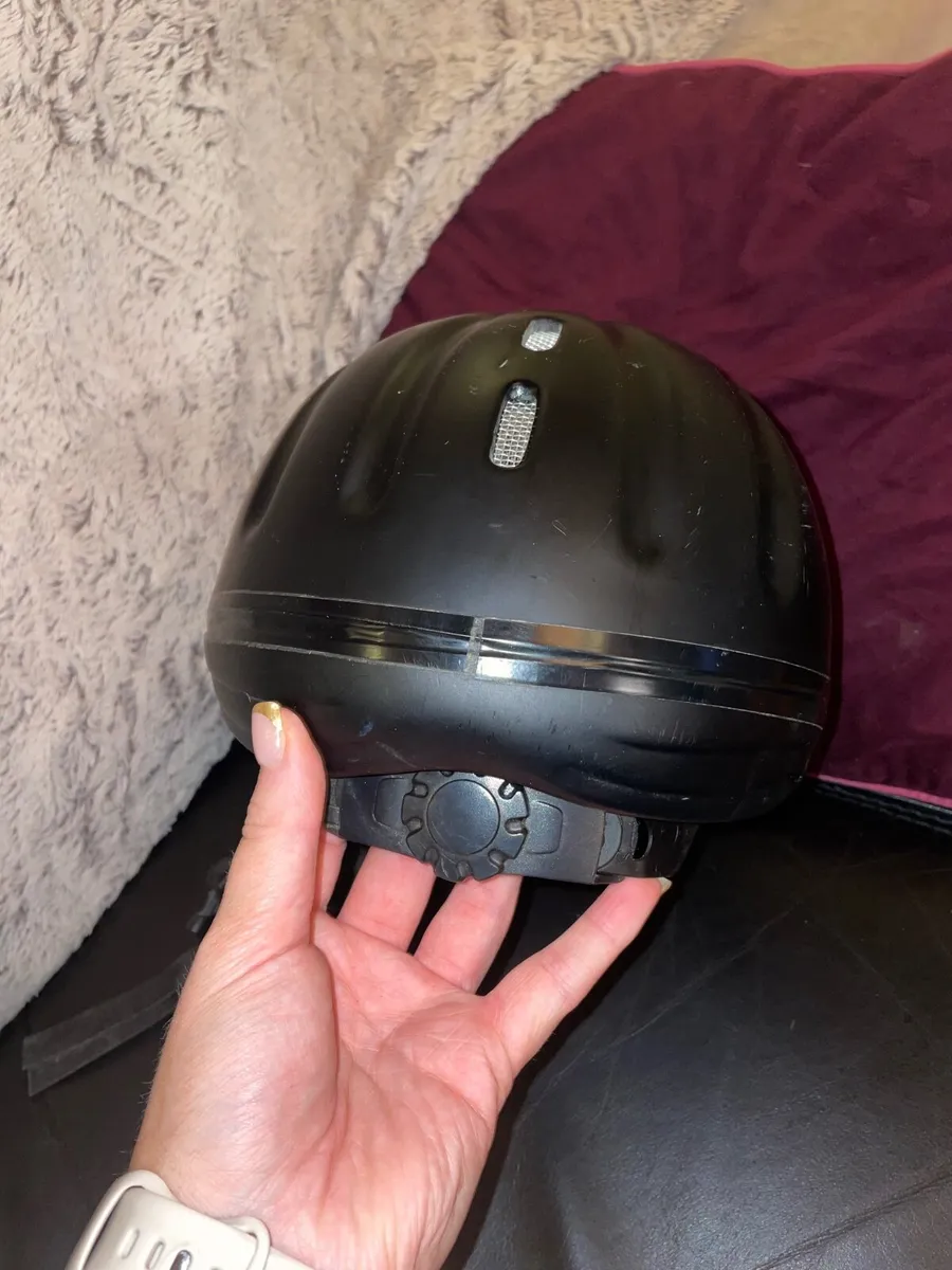 Horse riding dial up helmet - Image 1