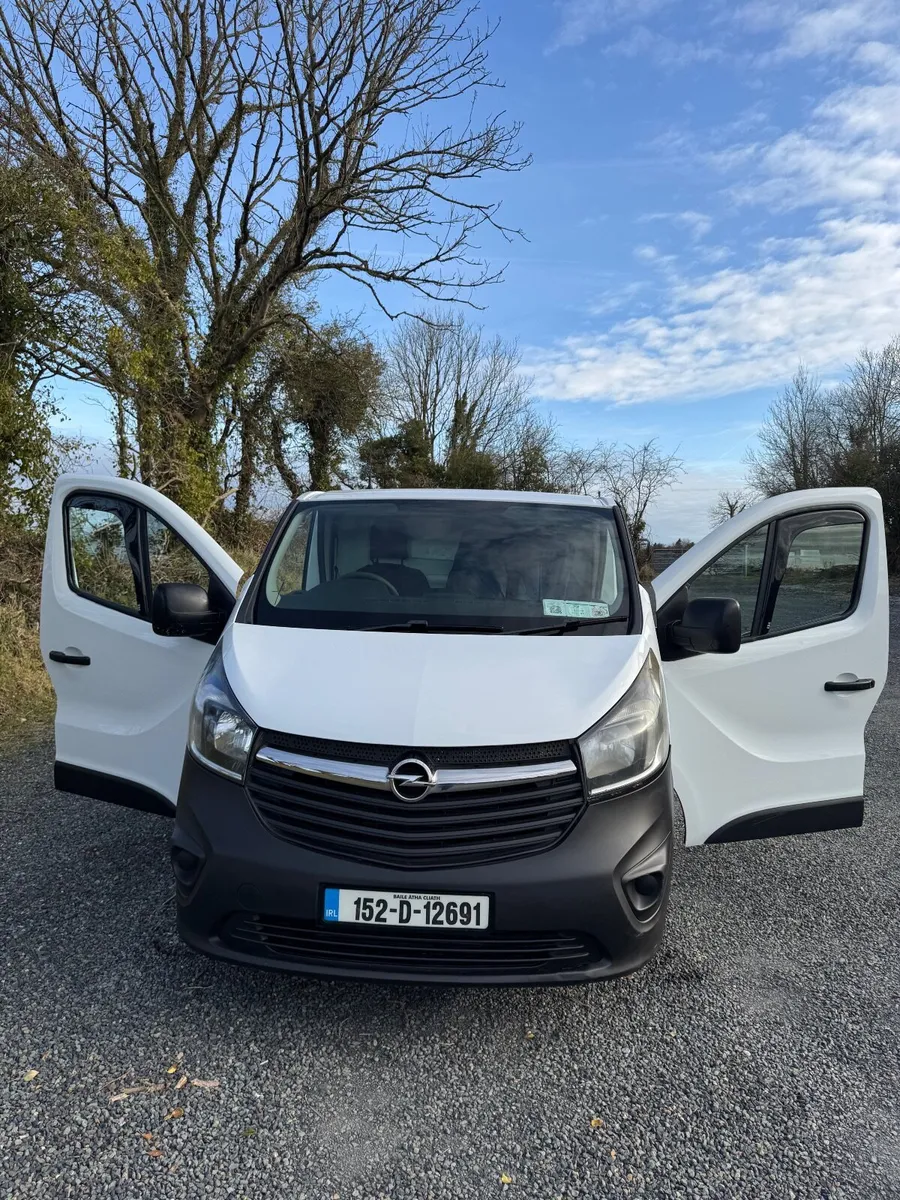 Opel Vivaro 2015 - Image 1