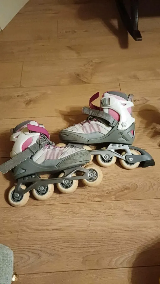 Roller blades - Image 1