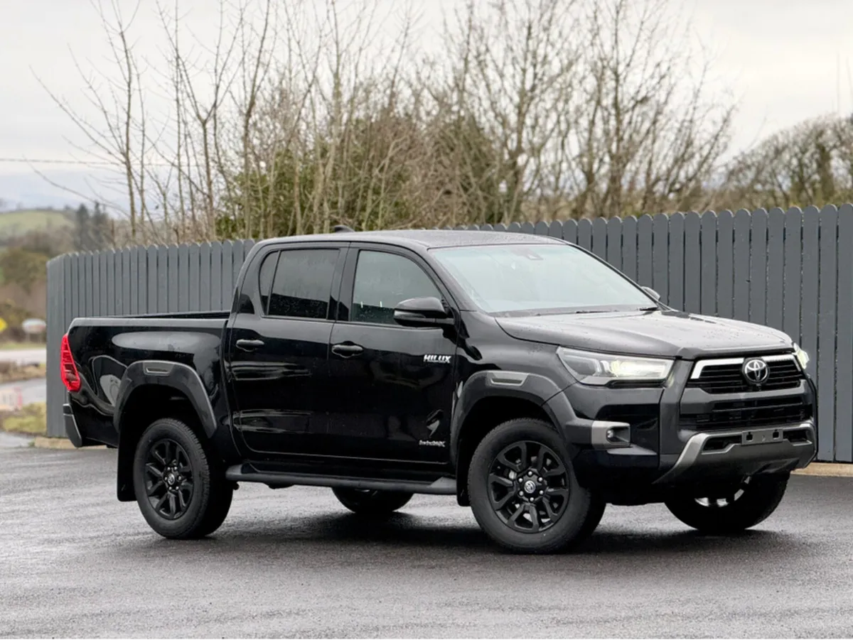 Toyota Hilux 2026 TOYOTA HILUX INVINCIBLE X - Image 2