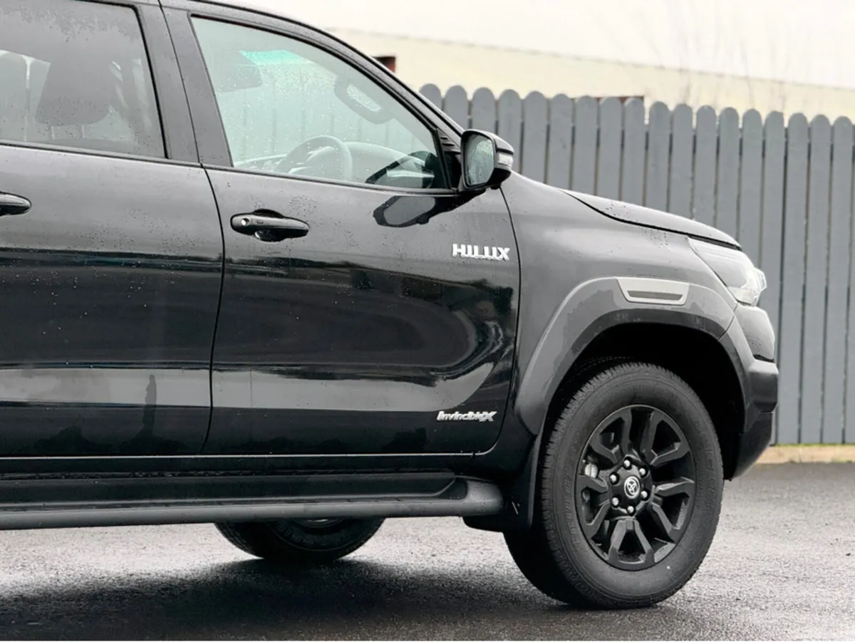 Toyota Hilux 2026 TOYOTA HILUX INVINCIBLE X - Image 3