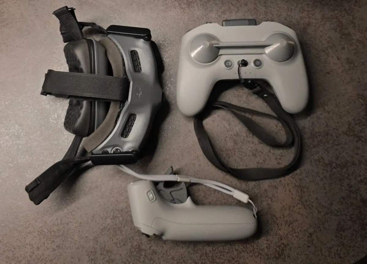 DJI Goggles Integra Motion combo plus FPV RC2 controller. - Image 1