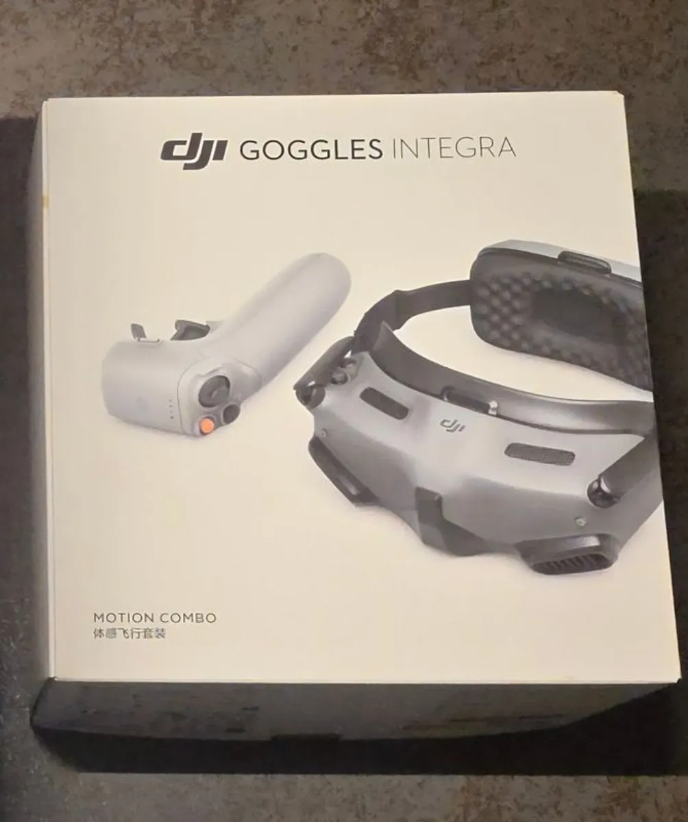 DJI Goggles Integra Motion combo plus FPV RC2 controller. - Image 2