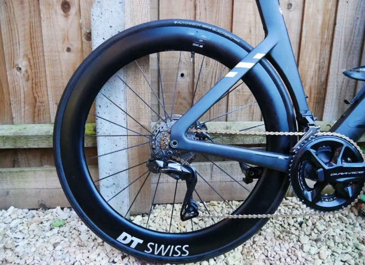 2023 Canyon Aeroad CFR Dura-Ace Di2  Matt Black/Go - Image 3