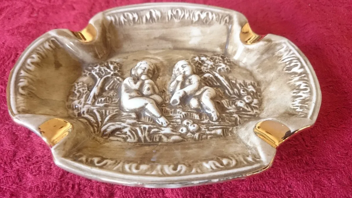 Original Capodimonte Italy Ceramic Cherub Ashtray - Image 2