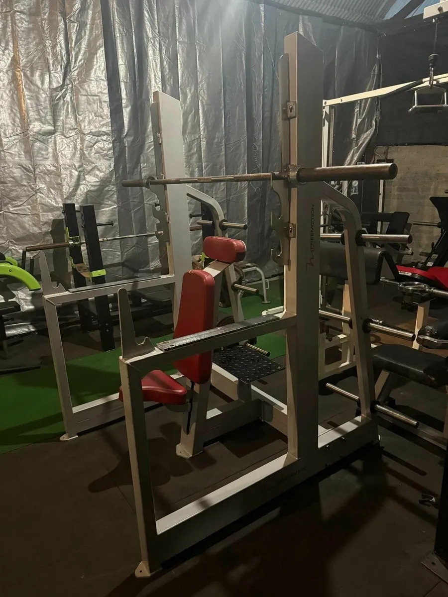 Freemotion Military Press – Elite Commercial - Image 3