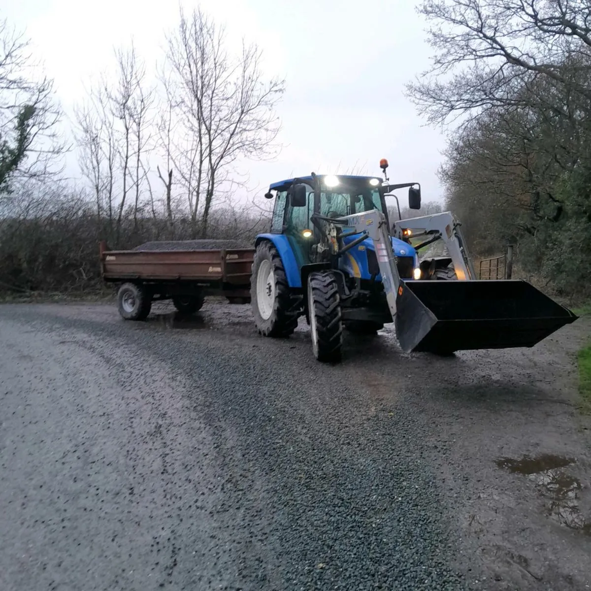 Tractor and trailer hire - Image 3