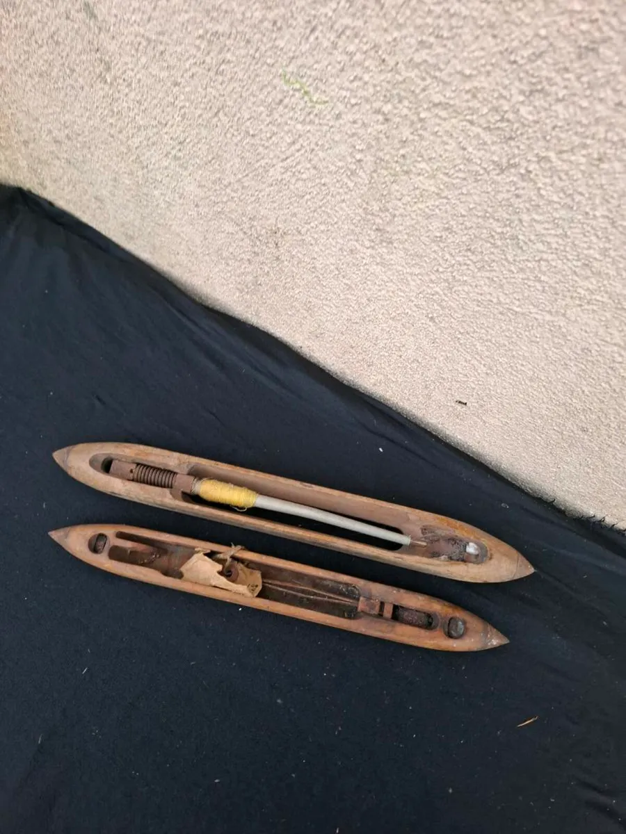 2 shuttles for looms possible to post - Image 1