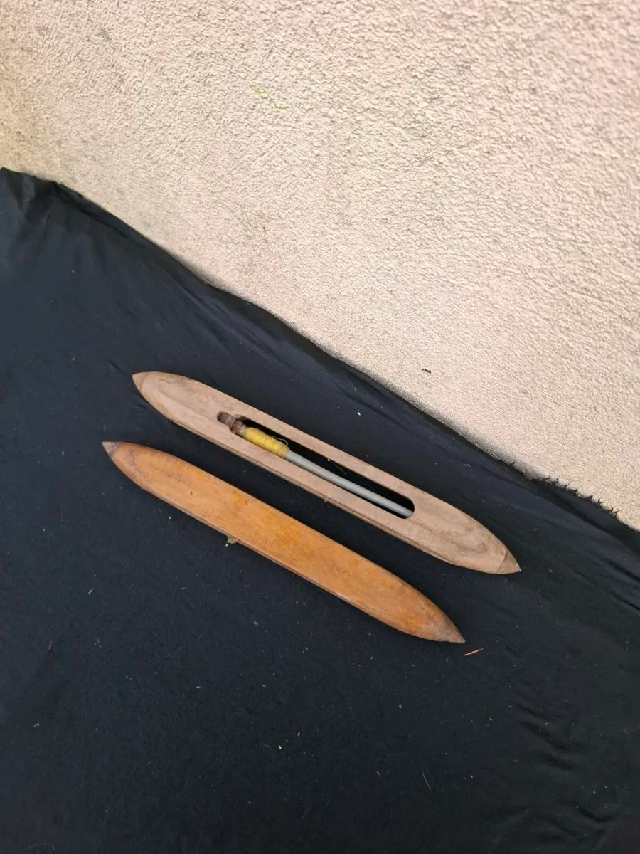 2 shuttles for looms possible to post - Image 2