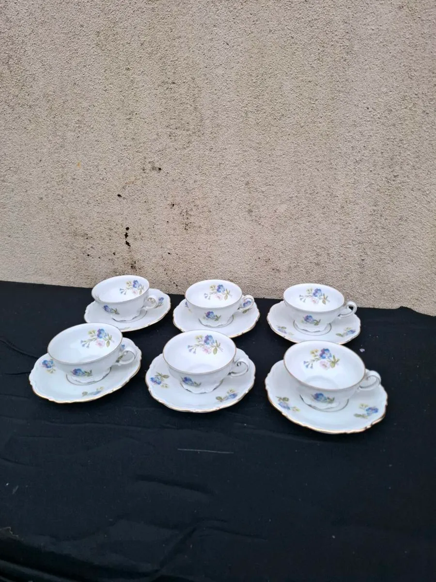 6 china tea cups and saucers postage possible - Image 2