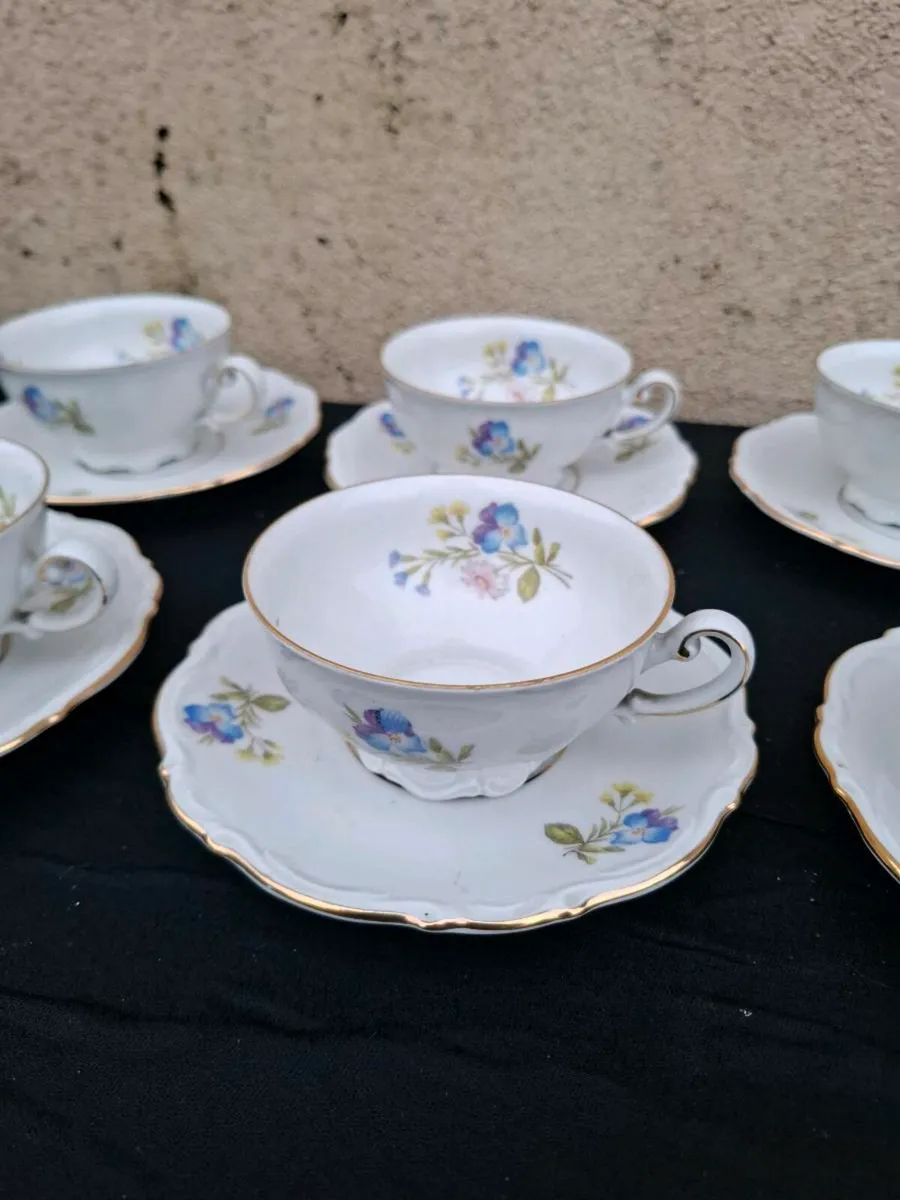 6 china tea cups and saucers postage possible - Image 3