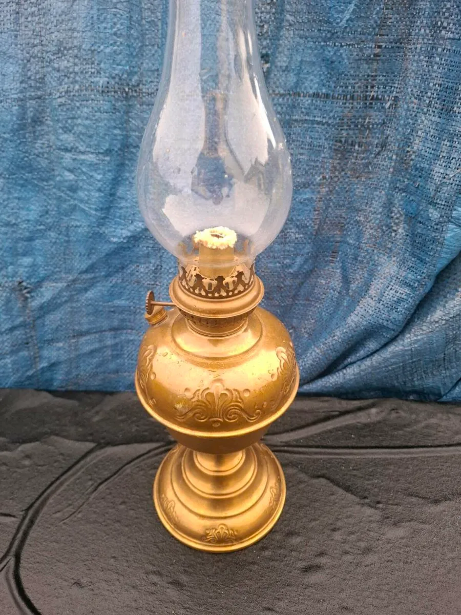 Brass oil lamp postage possible - Image 2