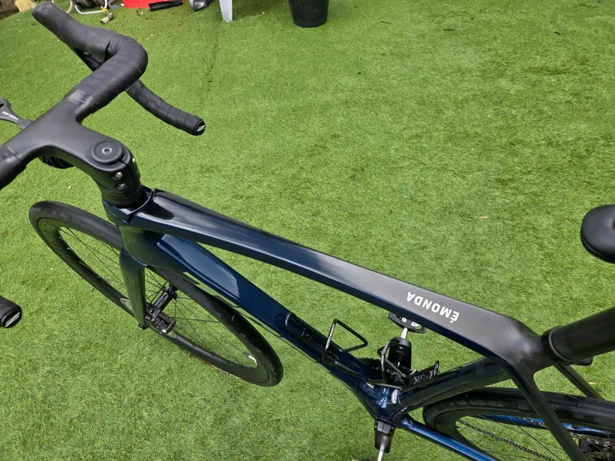 Trek emonda sl7 12 sp ultegra di2 - Image 4