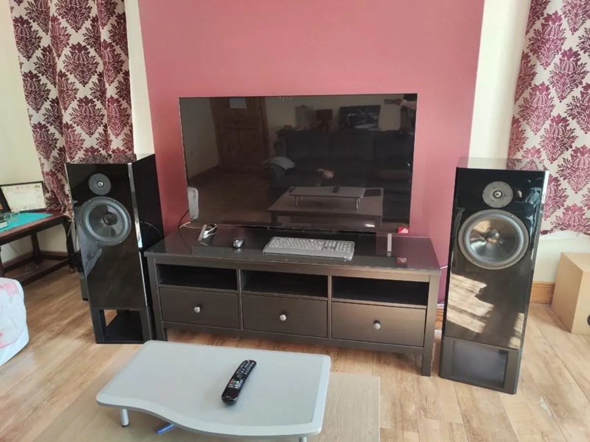 High-quality floor speakers. - Image 2