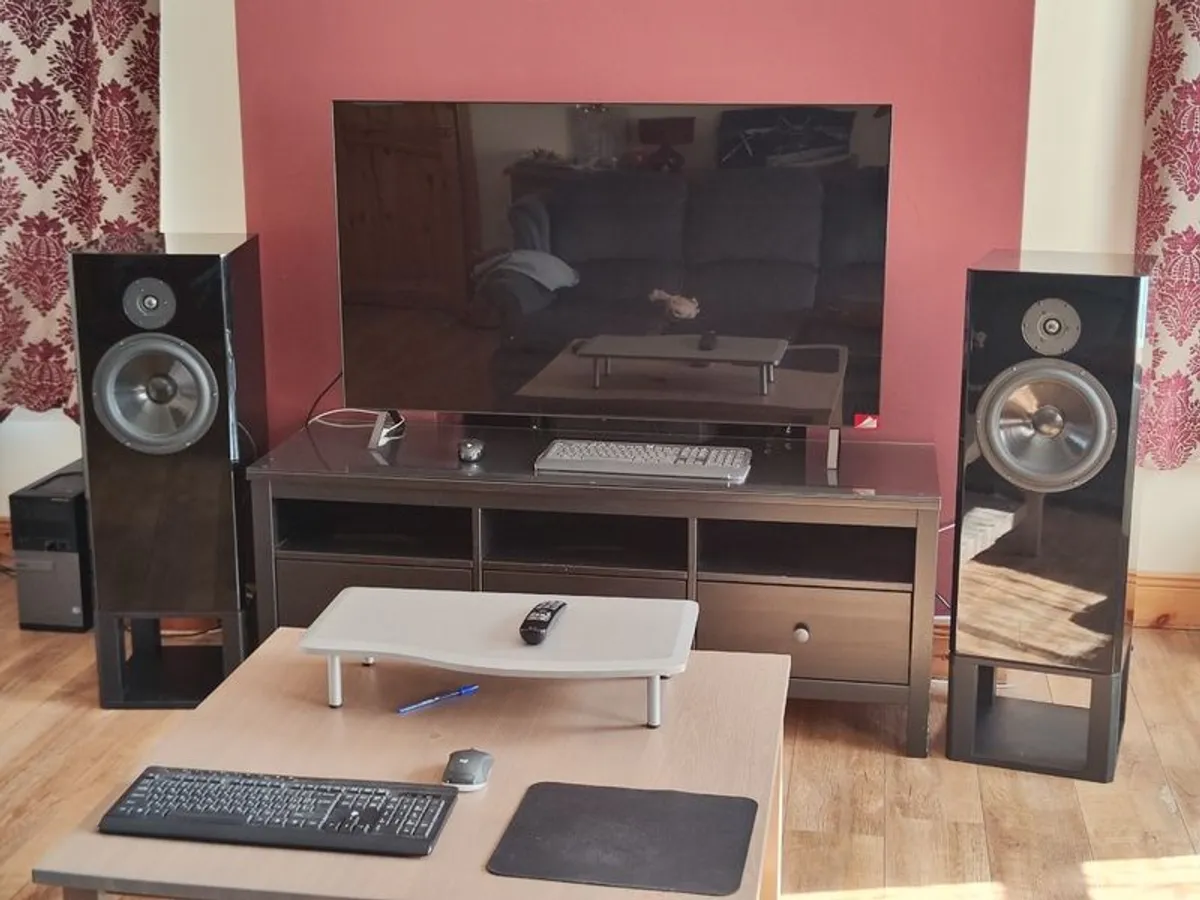 High-quality floor speakers. - Image 3