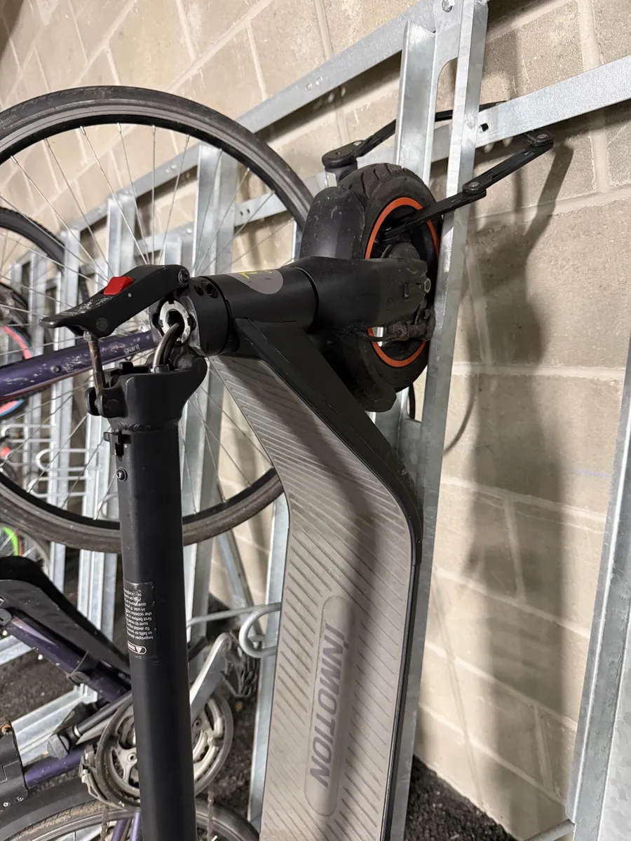 Inmotion Electric Scooter - Good battery - Image 4