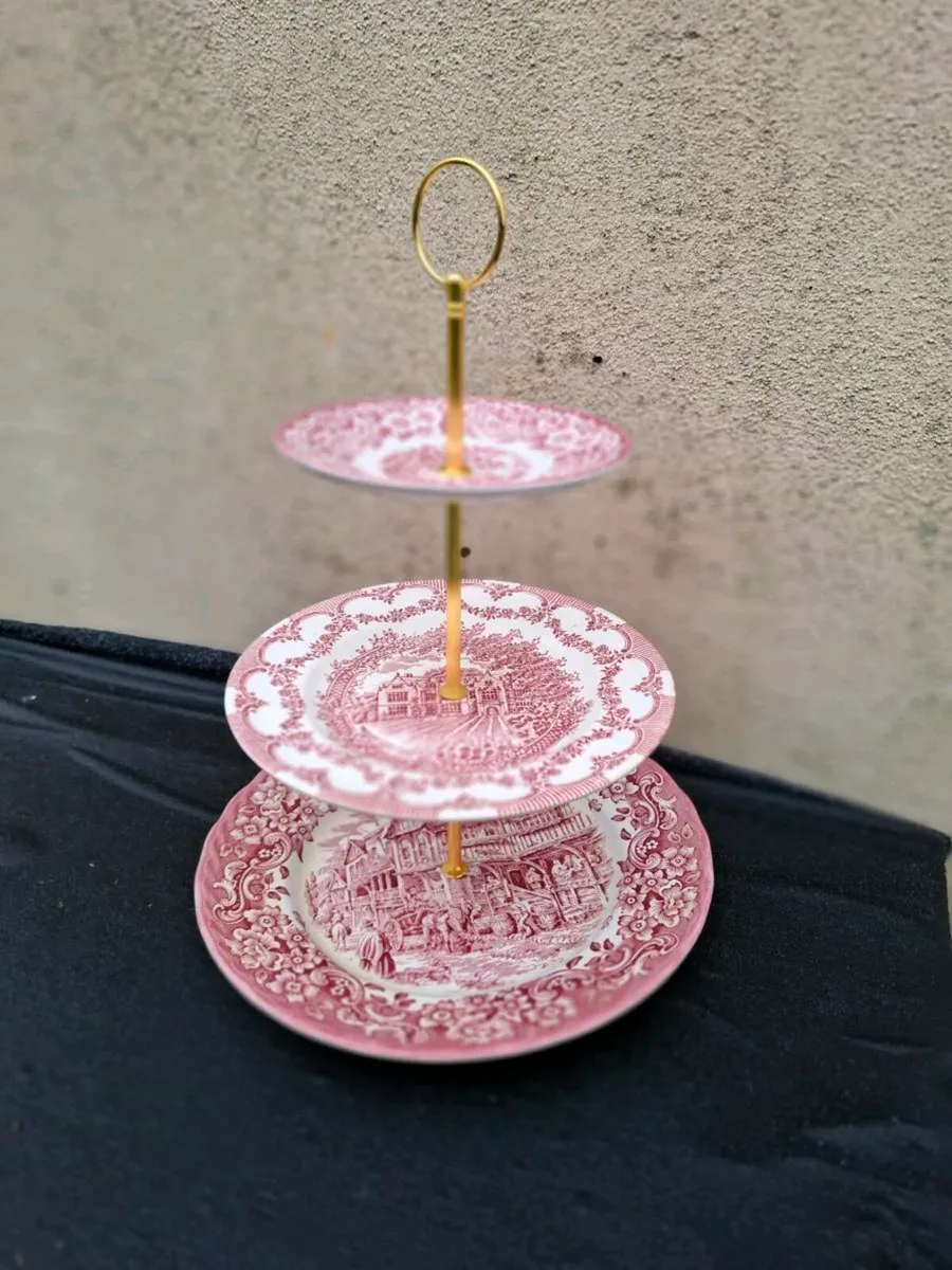 Red homemade cake stand postage possible - Image 3