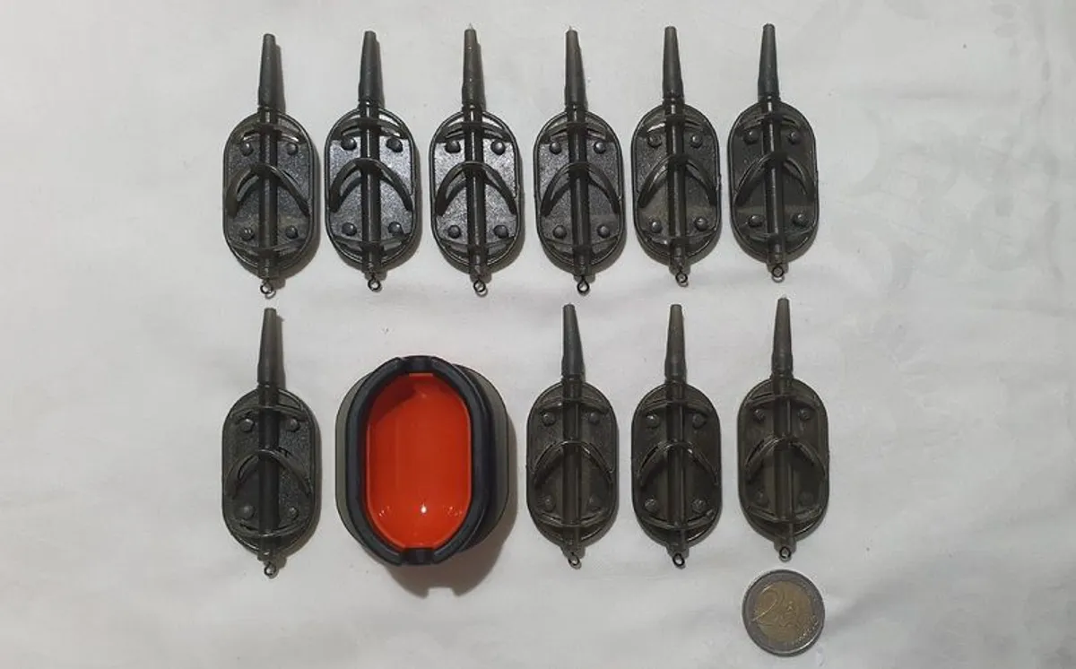 NEW - Size L - Set of 10 Mixed Weight (3x20g) + (1x30g) + (6x40g) - ARC Flat Method Feeders + Quick Release Mould - Carp Tench Bream Feeder Method Pellet Dumbells Hybrid Roach - Image 1