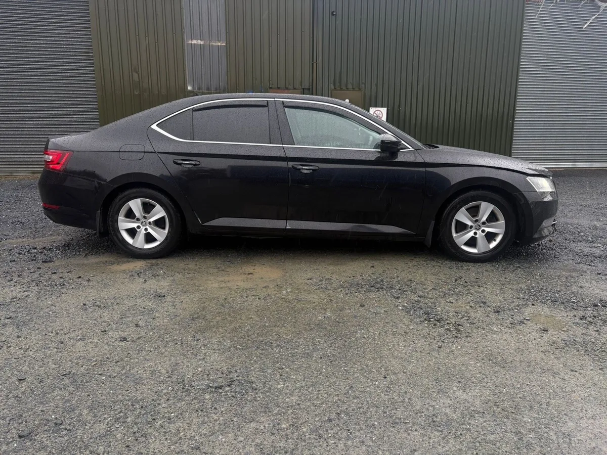 2017 Skoda. Superb 1.6 diesel - Image 3