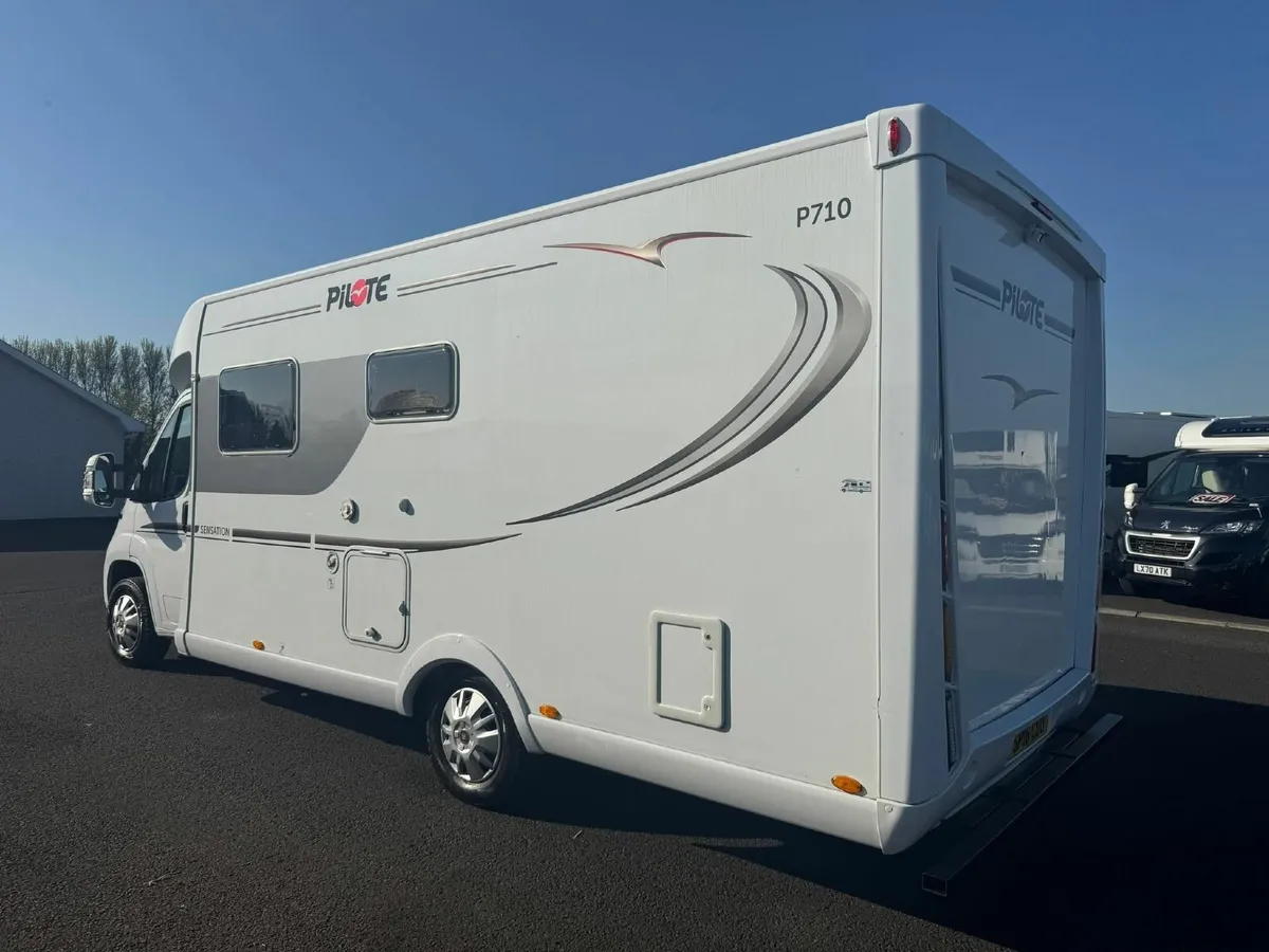 2016 PILOTE SENSATION P710 4 BERTH MOTORHOME - Image 3
