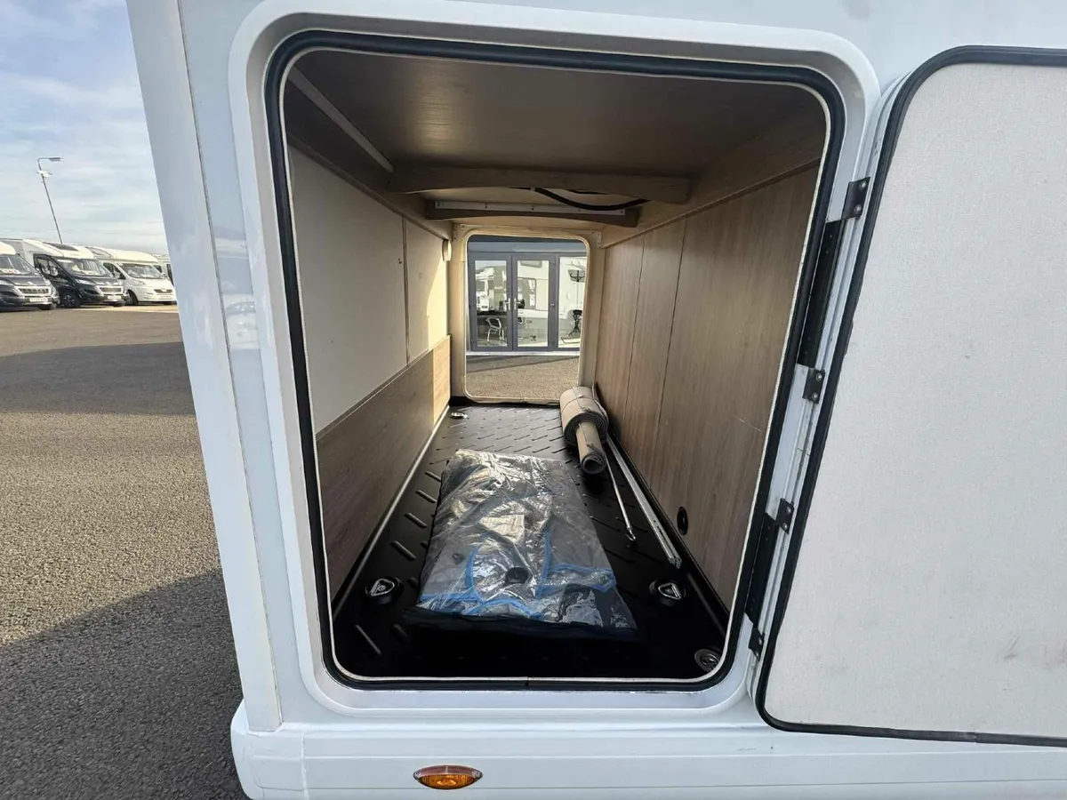 2019 COMPASS AVANT GARDE 194 4 BERTH MOTORHOME - Image 4