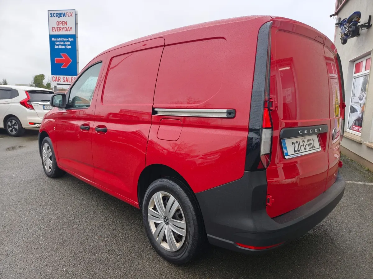 Vw Caddy 2022 Like New 15.600 e Vat In New Cvrt !! - Image 2